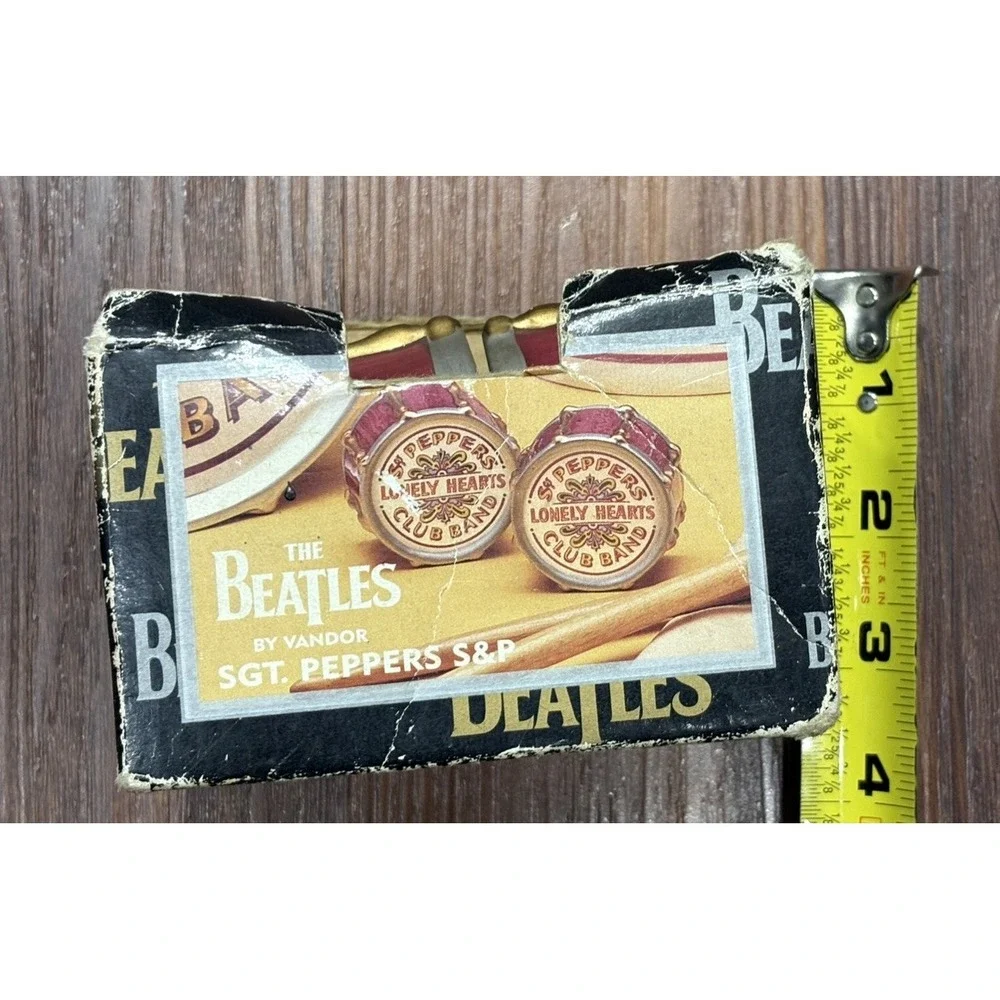 Beatles Sgt. Peppers Salt & Pepper Shakers W/Box‎ Vandor 1999